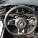 Volkswagen Golf GTI  A7 2.0TSI 230KM autofanspot.pl Performance kierowinica